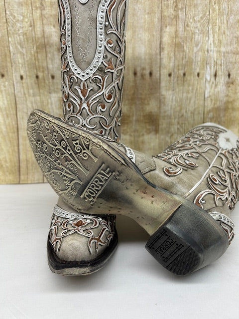 Corral - A3837 White Overlay with Embroidery, Studs and Crystals - Image 5